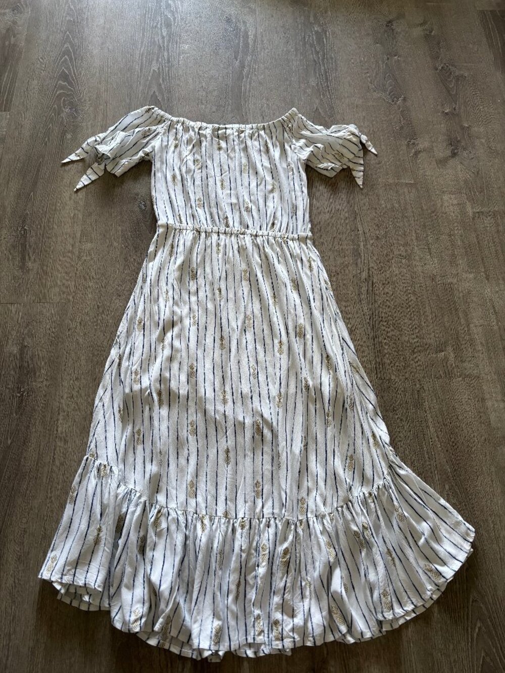 Angels By aThe Sea (Hawaii) white w/pinnapple print dress